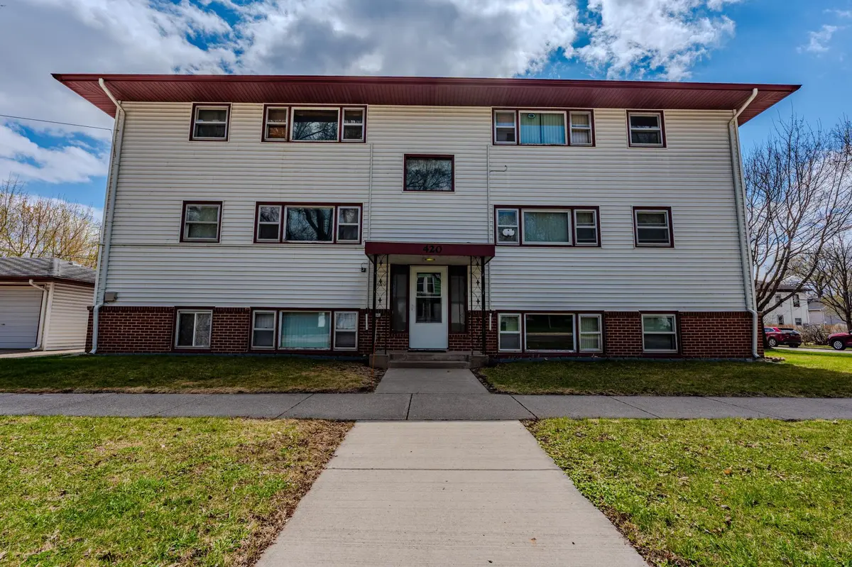 420 10th AVE N, Fargo, ND 58102