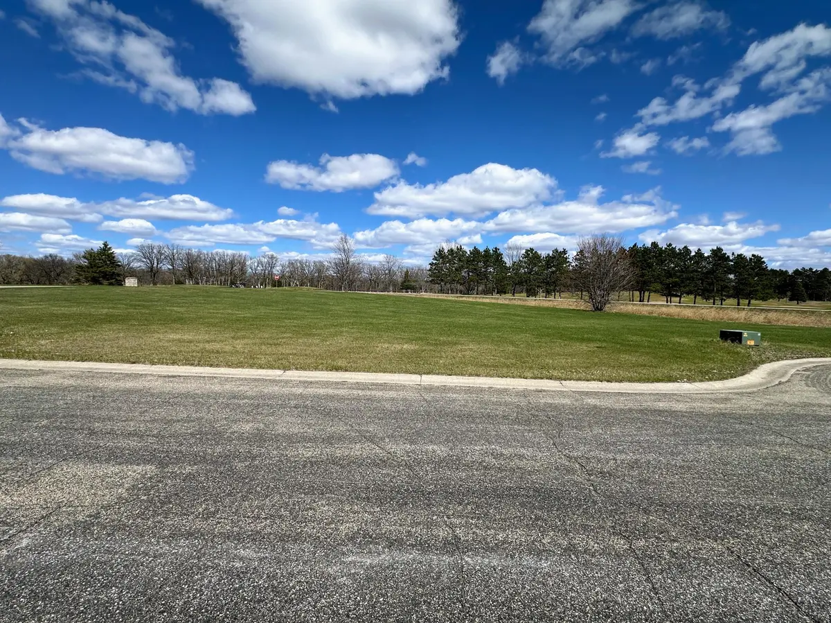996 Links WAY N, Perham, MN 56573