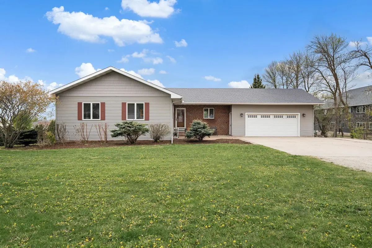 602 6th ST S, Ellendale, MN 56026