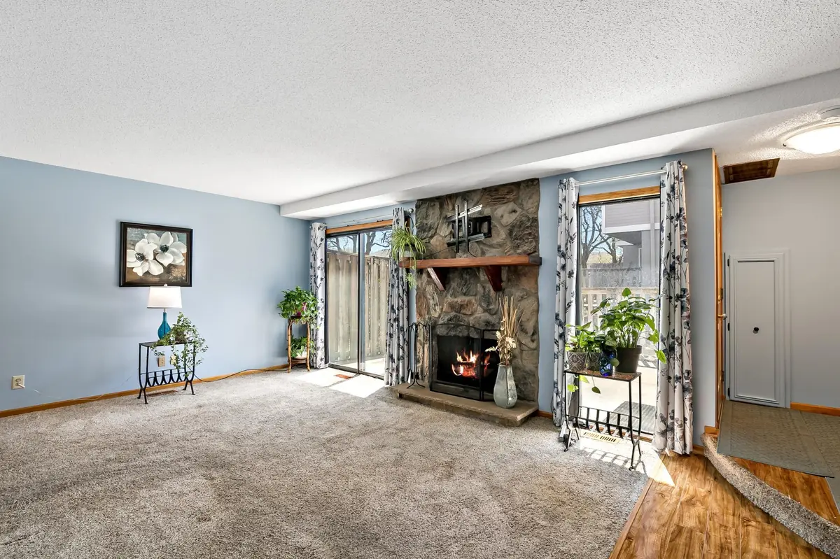 1224 Landmark TRL S, Hopkins, MN 55343