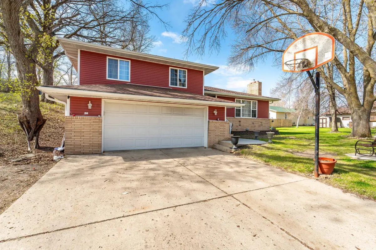 713 7th Avenue CIR SE, Pelican Rapids, MN 56572