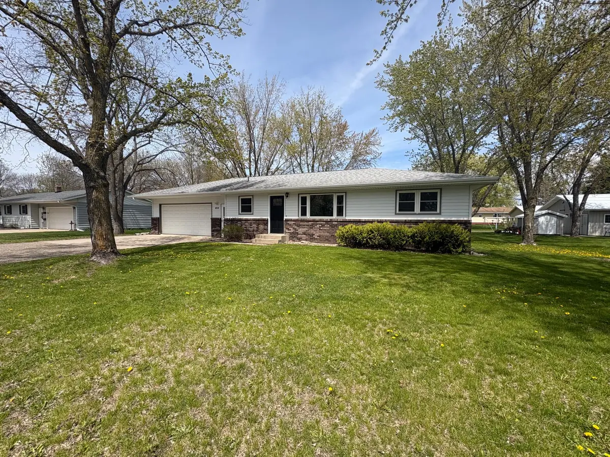 464 Main ST E, Richmond, MN 56368