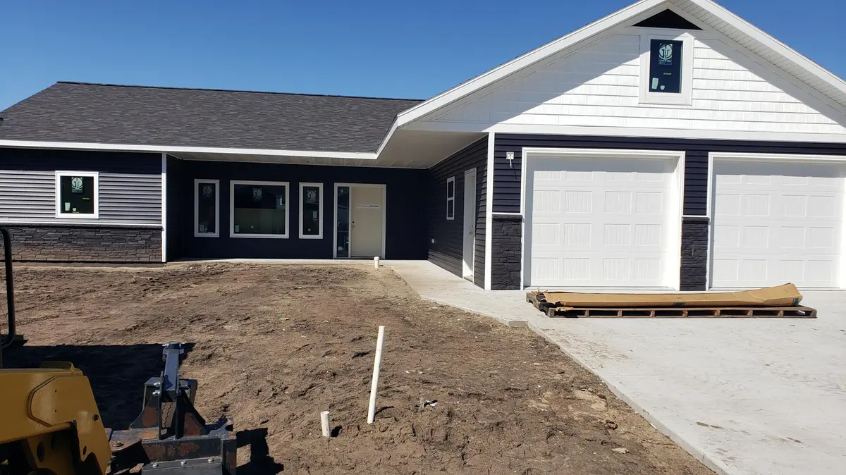 1016 8th AVE NE, Perham, MN 56573