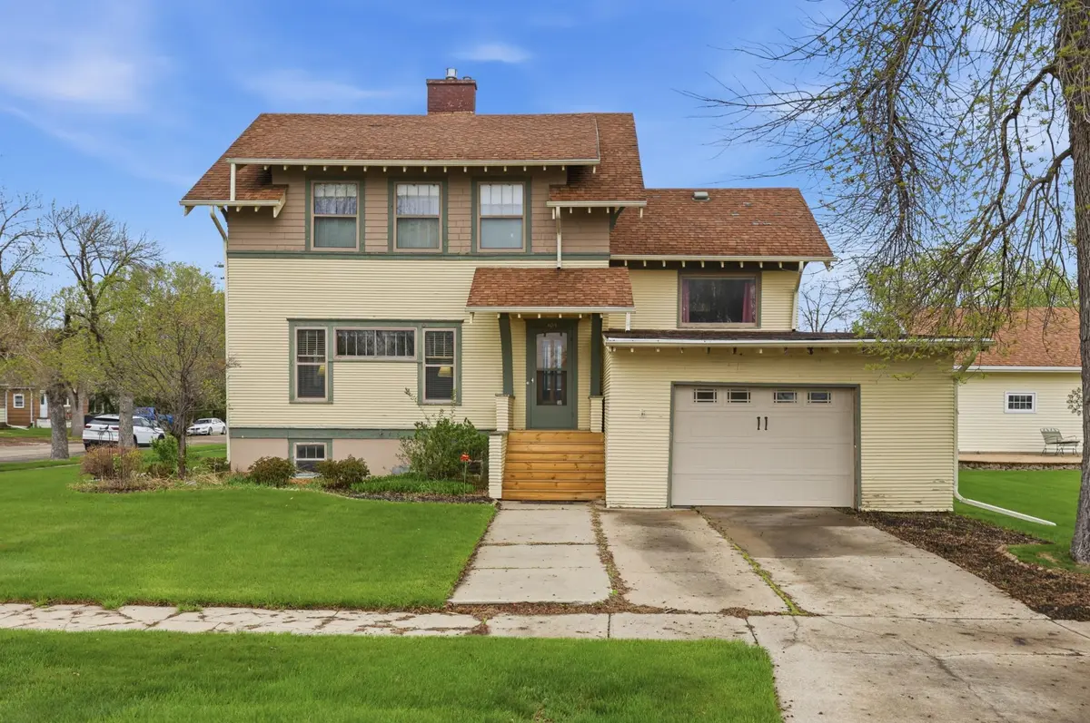 404 2nd AVE NE, Hillsboro, ND 58045