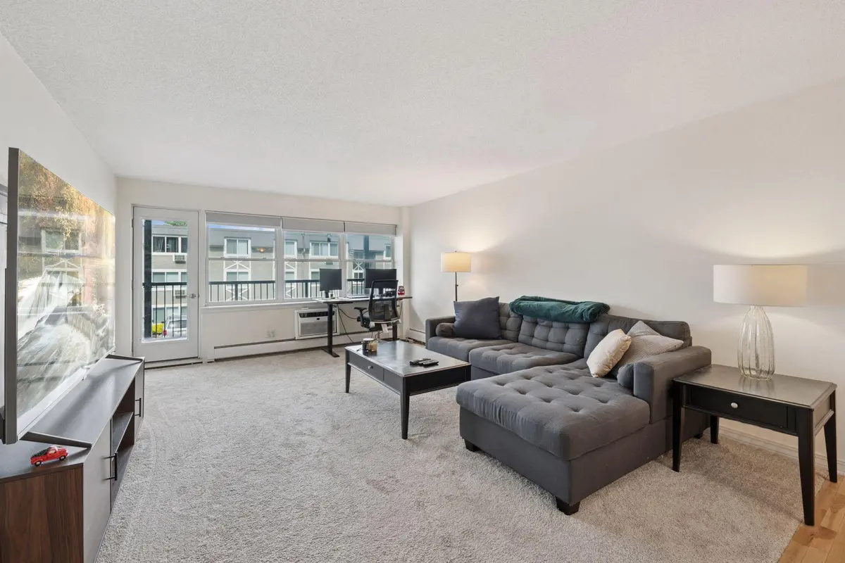 3150 Excelsior BLVD #207, Minneapolis, MN 55416