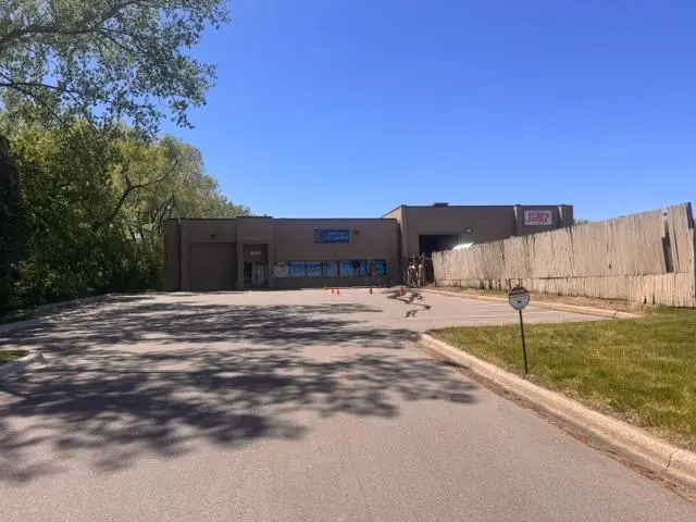 9250 Holly ST NW, Coon Rapids, MN 55433