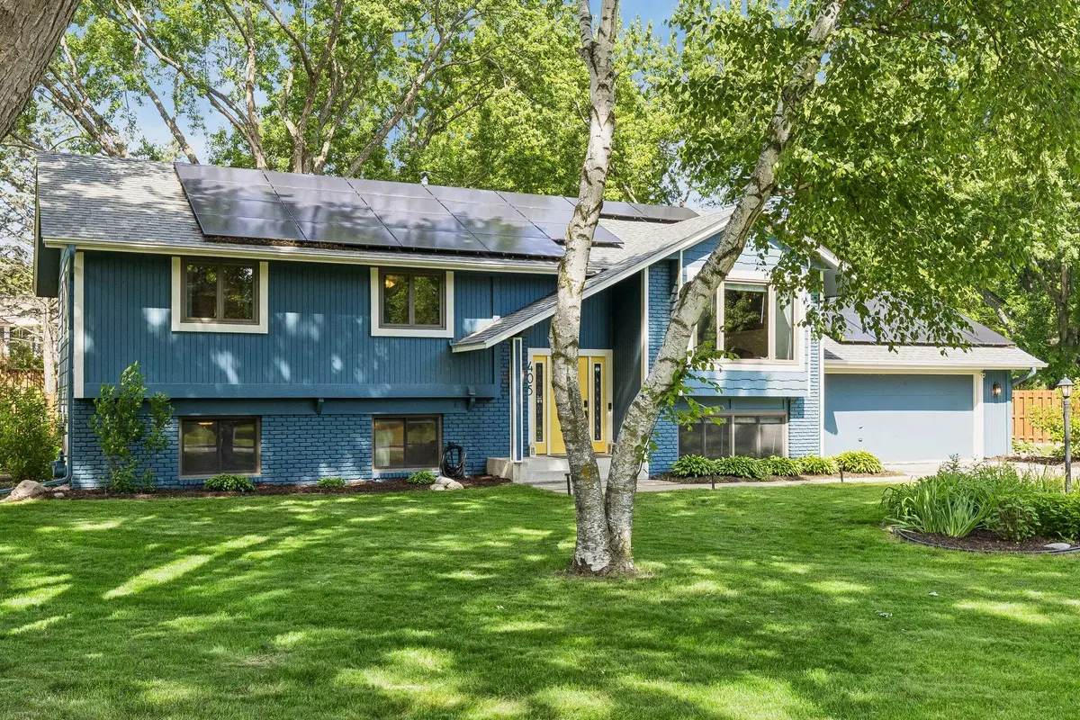 405 Merrimac LN N, Plymouth, MN 55447