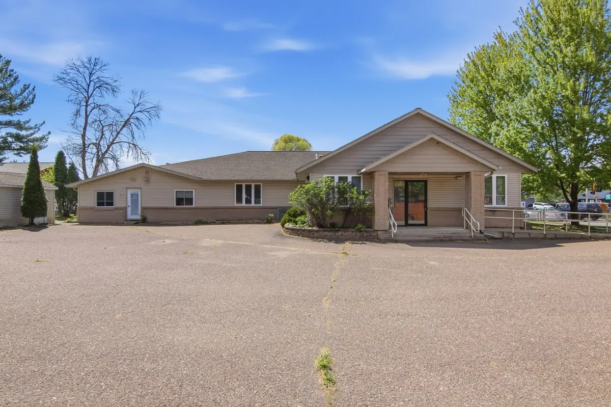 2108 S Broadway ST, Menomonie, WI 54751