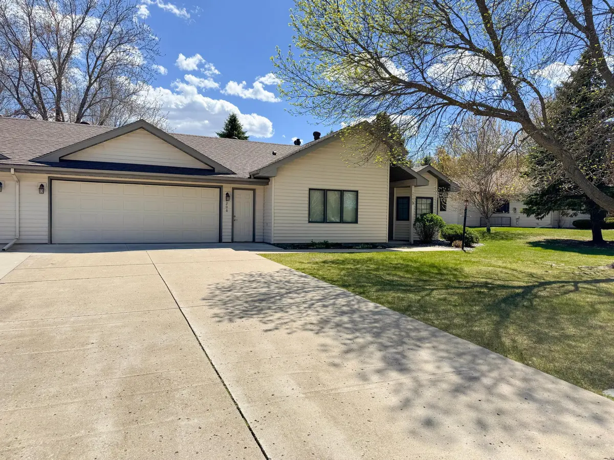 2206 Arrowwood CT, Fergus Falls, MN 56537
