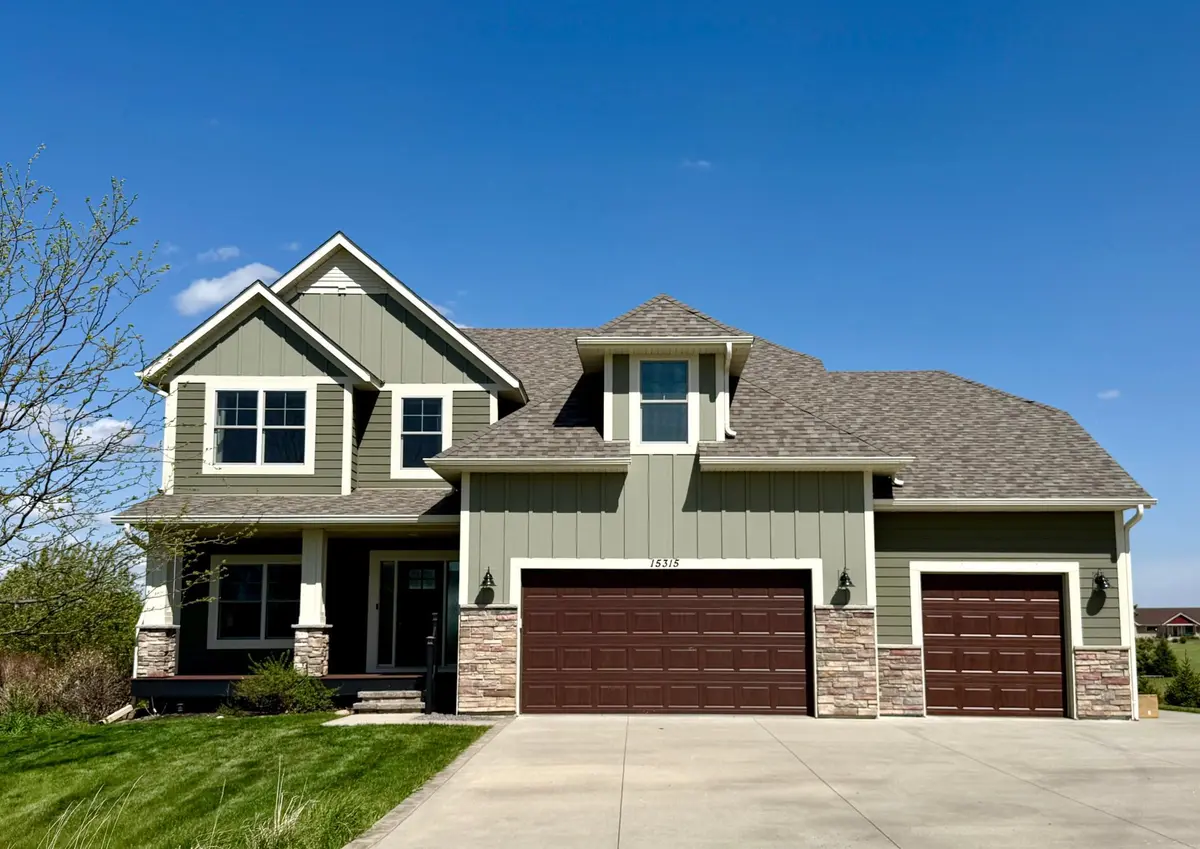 15315 Elm CT, Faribault, MN 55021