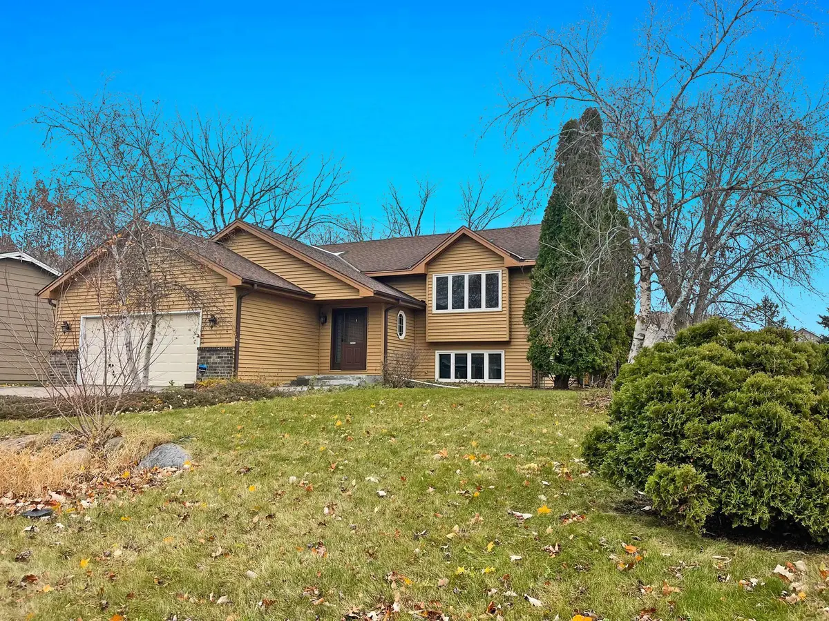 17446 Goldenview AVE, Lakeville, MN 55044