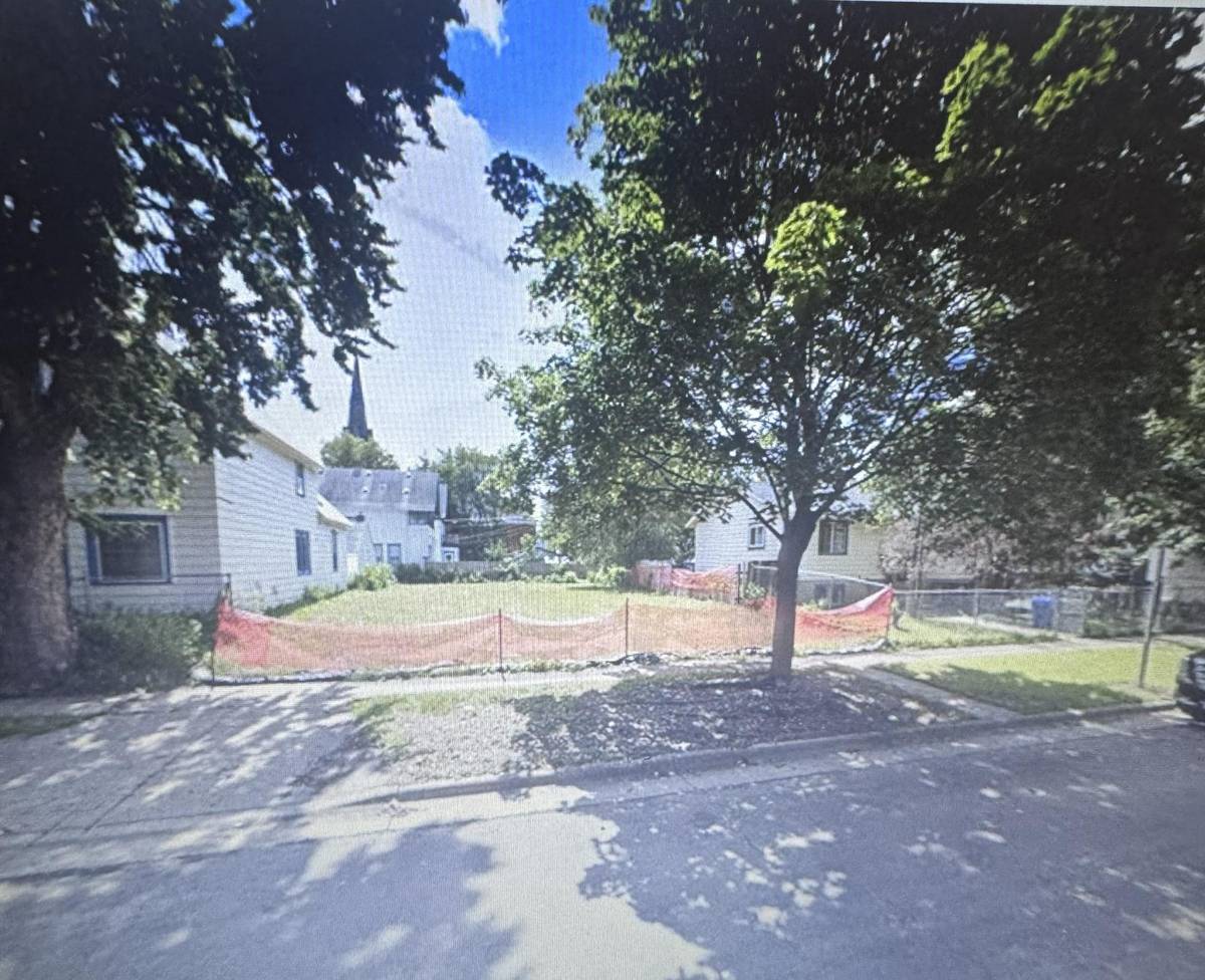 326 Charles AVE, Saint Paul, MN 55103