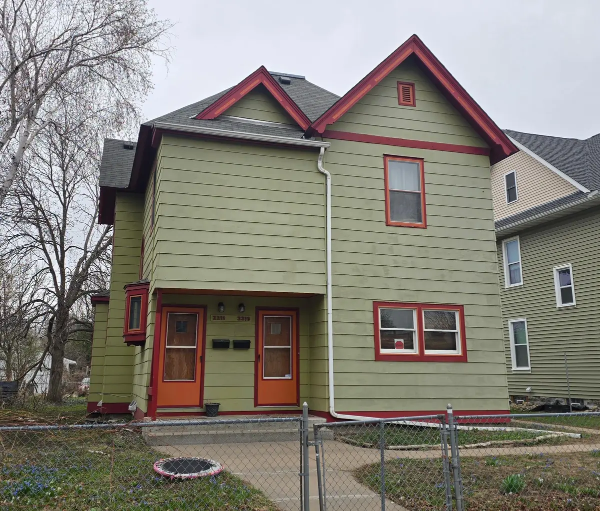2211 10th AVE S, Minneapolis, MN 55404