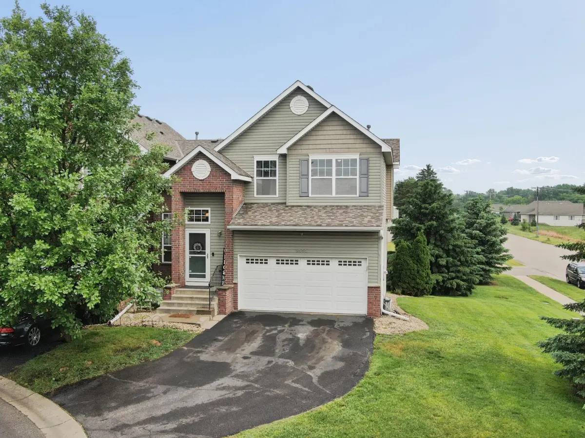 2555 11th AVE, Anoka, MN 55303