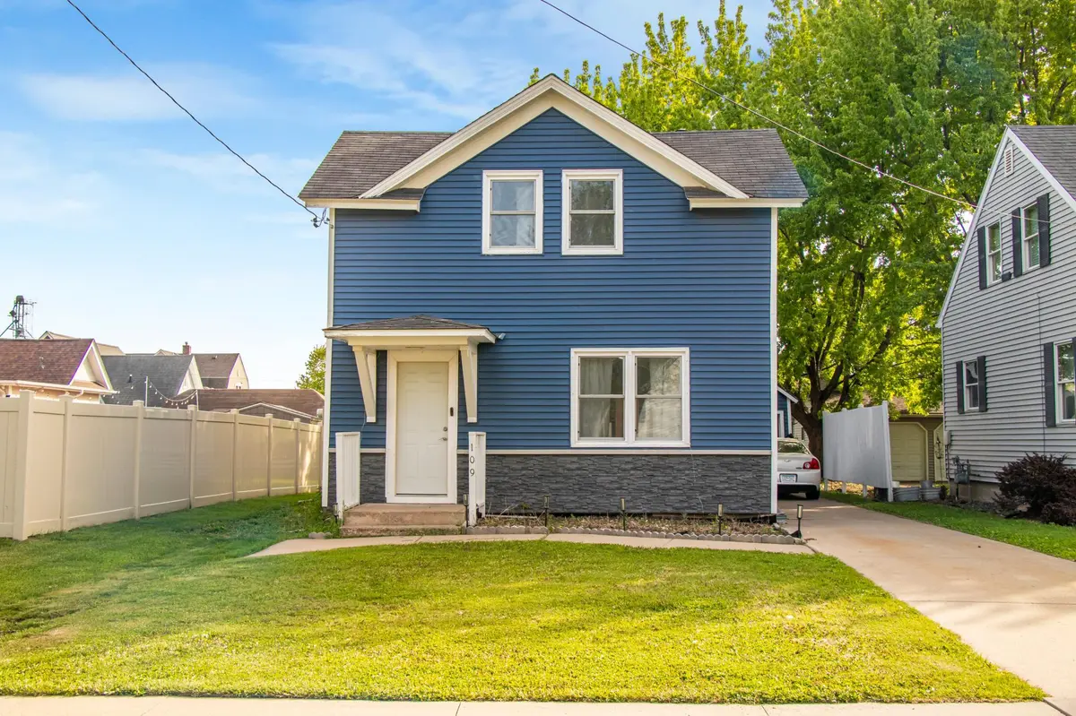 109 N 6th ST, Lake City, MN 55041