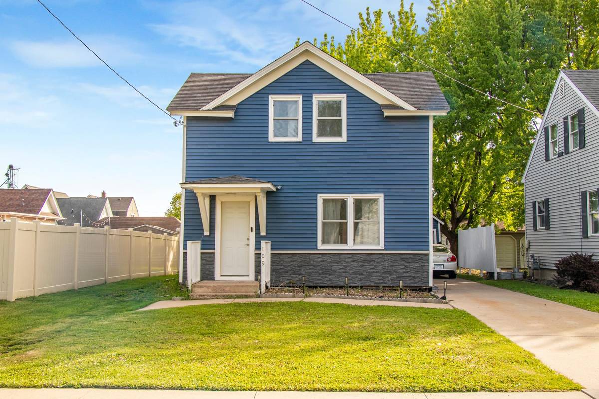 109 N 6th ST, Lake City, MN 55041