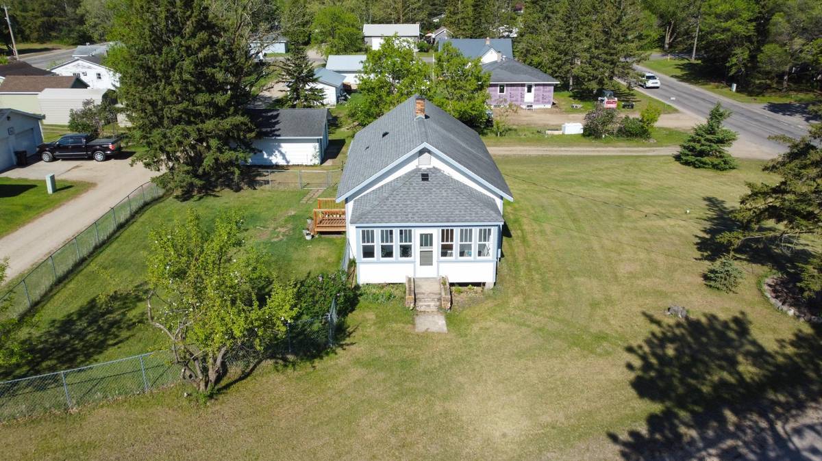 17 Balsam AVE NW, Menahga, MN 56464