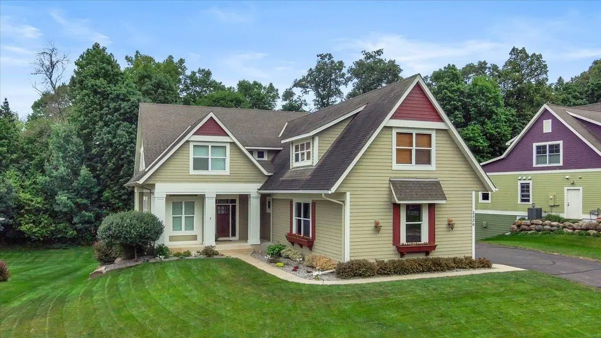 2536 N Saunders Lake DR, Minnetrista, MN 55364