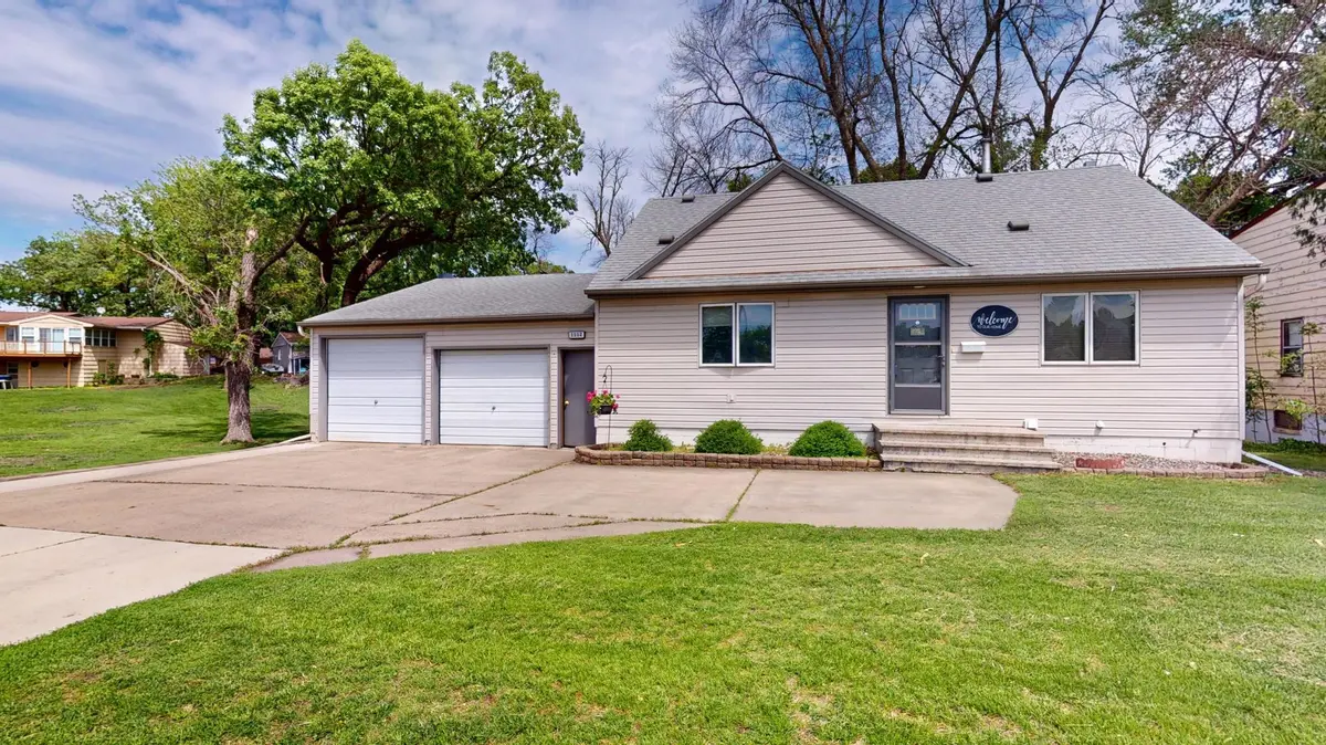 1112 Bridge AVE, Albert Lea, MN 56007