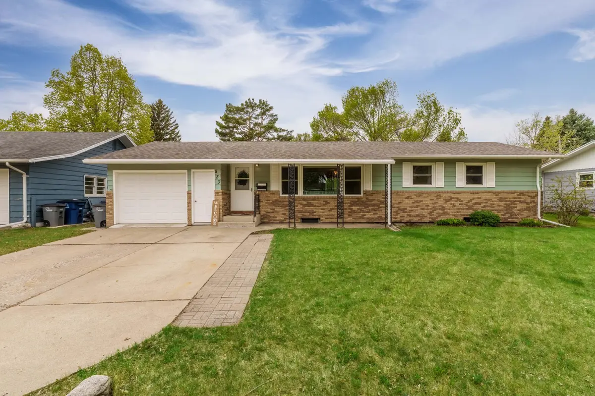 533 Maple LN, Moorhead, MN 56560