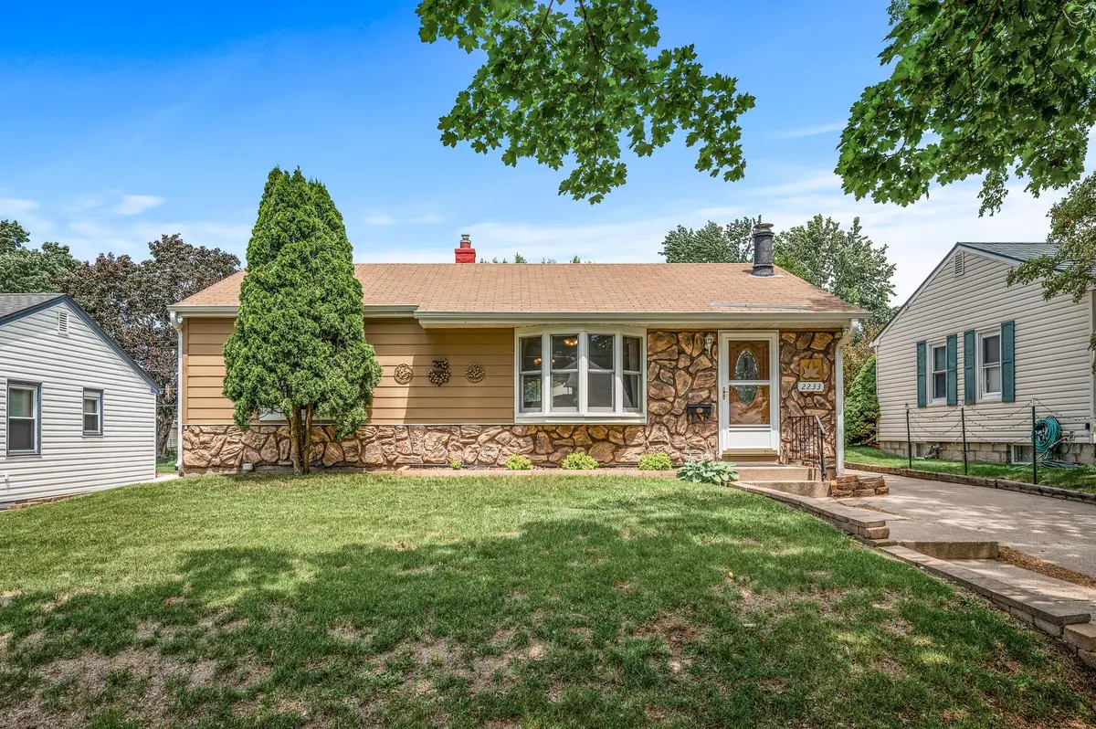2233 Fremont AVE E, Saint Paul, MN 55119