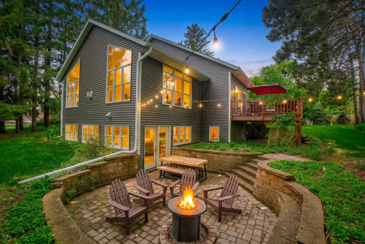1005 Spruce DR, Hudson, WI 54016