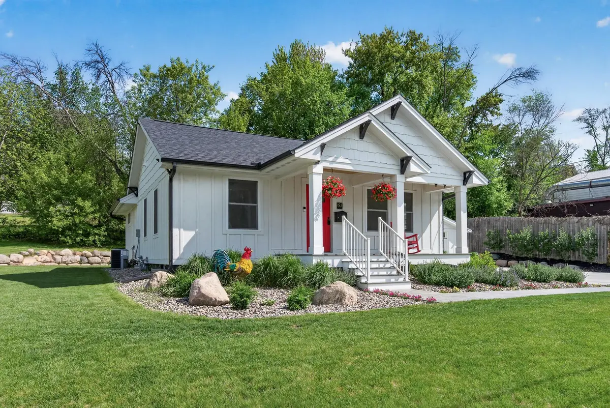 822 Laurel ST W, Stillwater, MN 55082