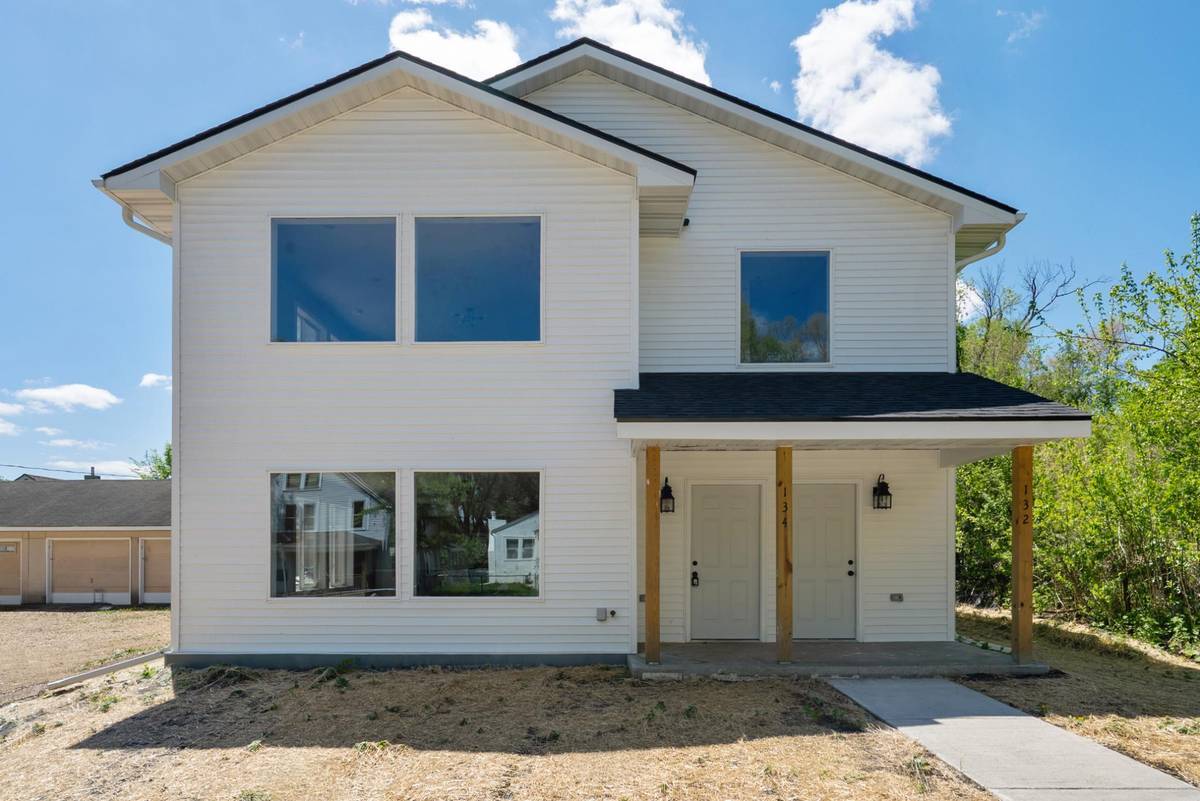 132 York AVE E, Saint Paul, MN 55117