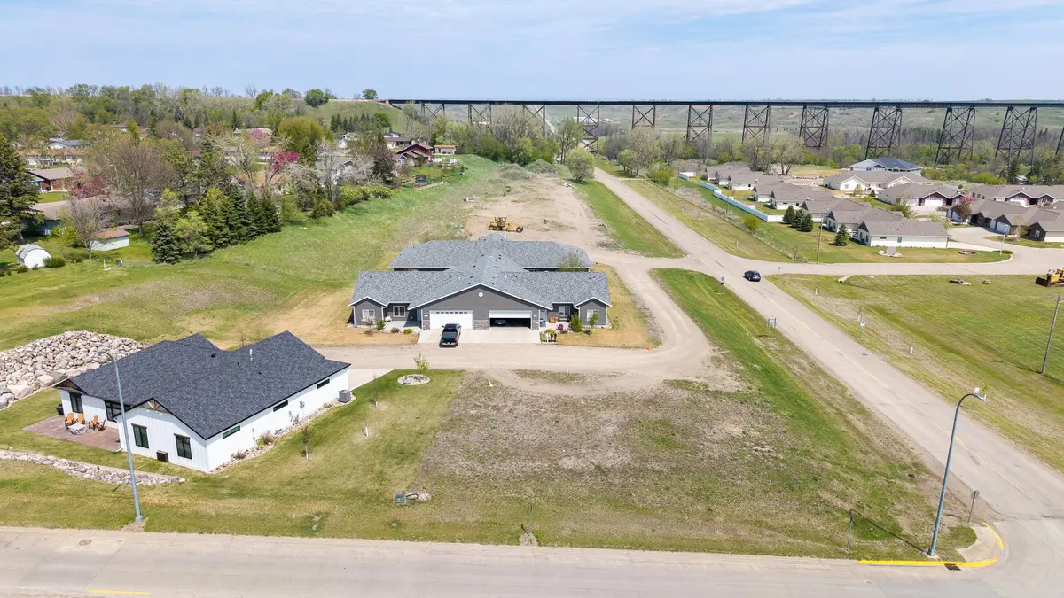 460 12 1/2 ST NE, Valley City, ND 58072