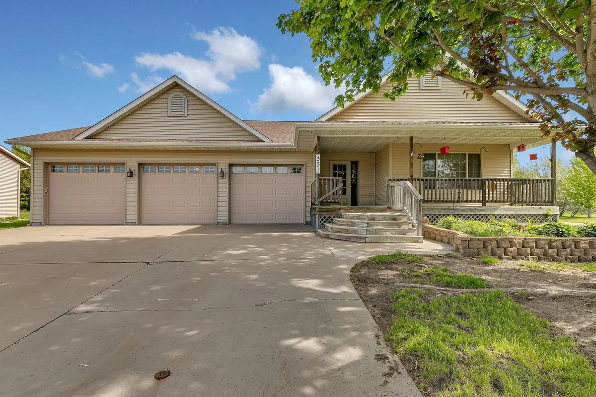 331 Countryside LN, Albany, MN 56307