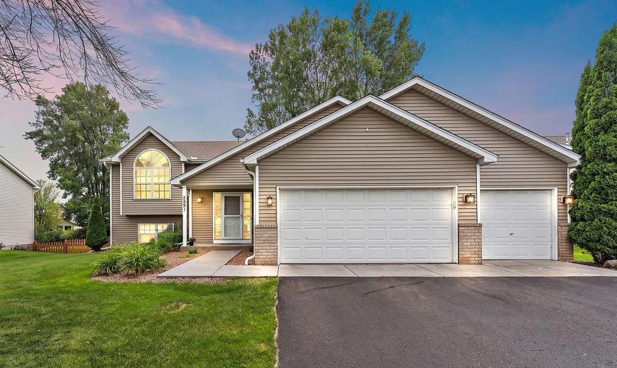 2891 Meadow Brook DR, Woodbury, MN 55125