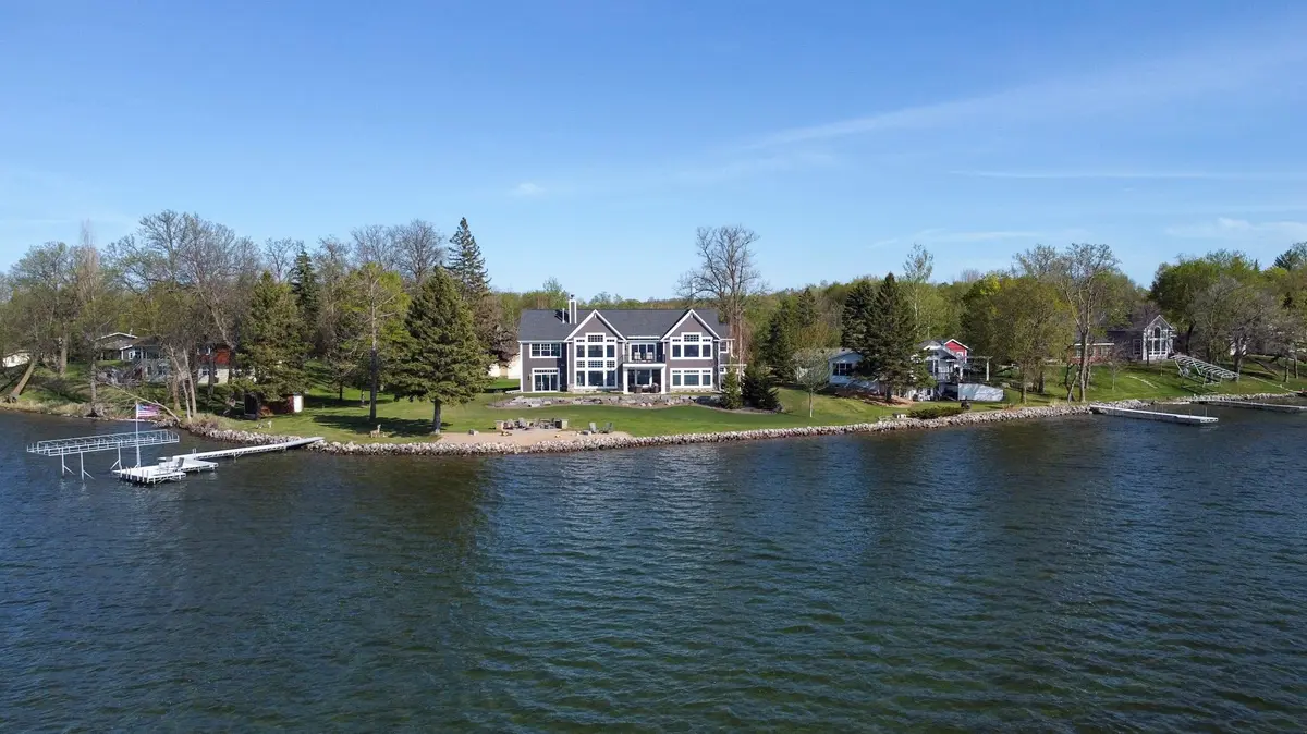 298 Shorewood DR, Detroit Lakes, MN 56501