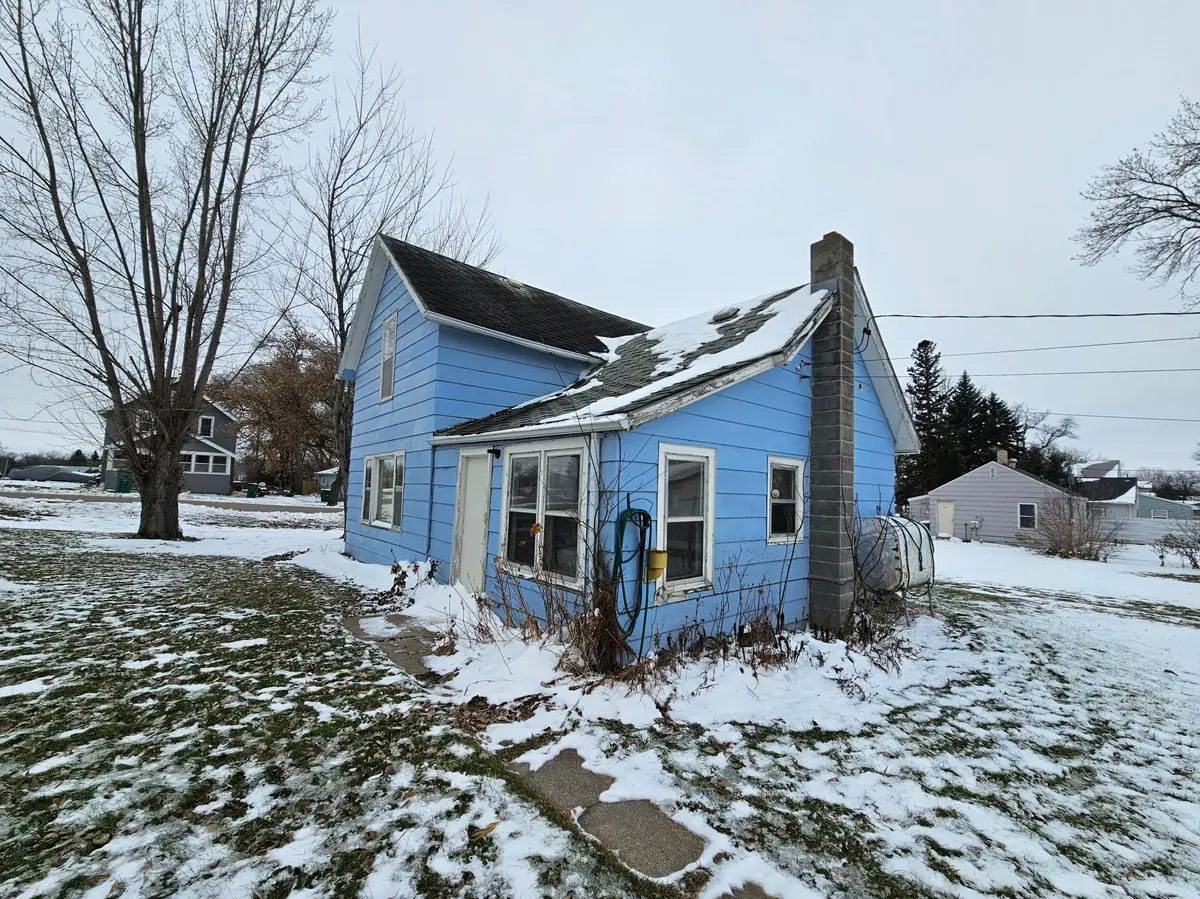 216 Main ST W, Mayville, ND 58257