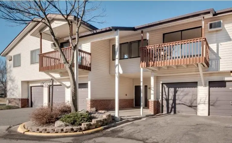 4012 Foss RD #206, Saint Anthony, MN 55421