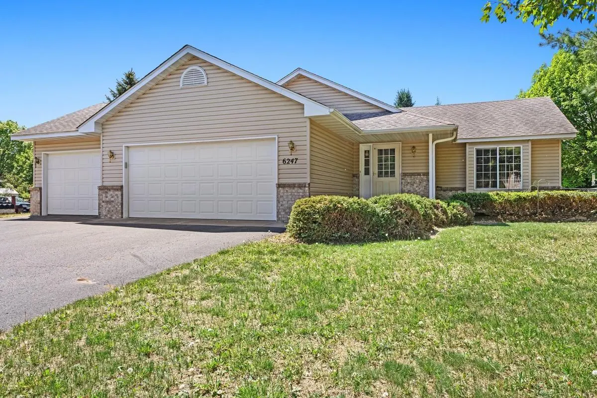 6247 Albert LN, North Branch, MN 55056