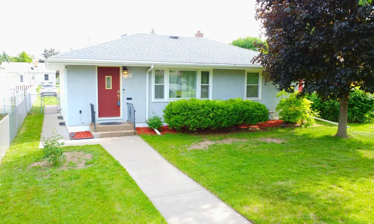 1640 Montana AVE E, Saint Paul, MN 55106