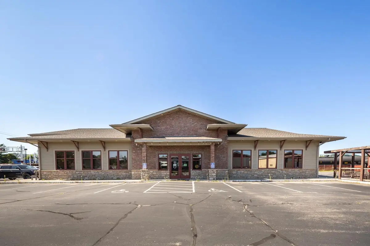 800 W Lyon AVE, Lake City, MN 55041