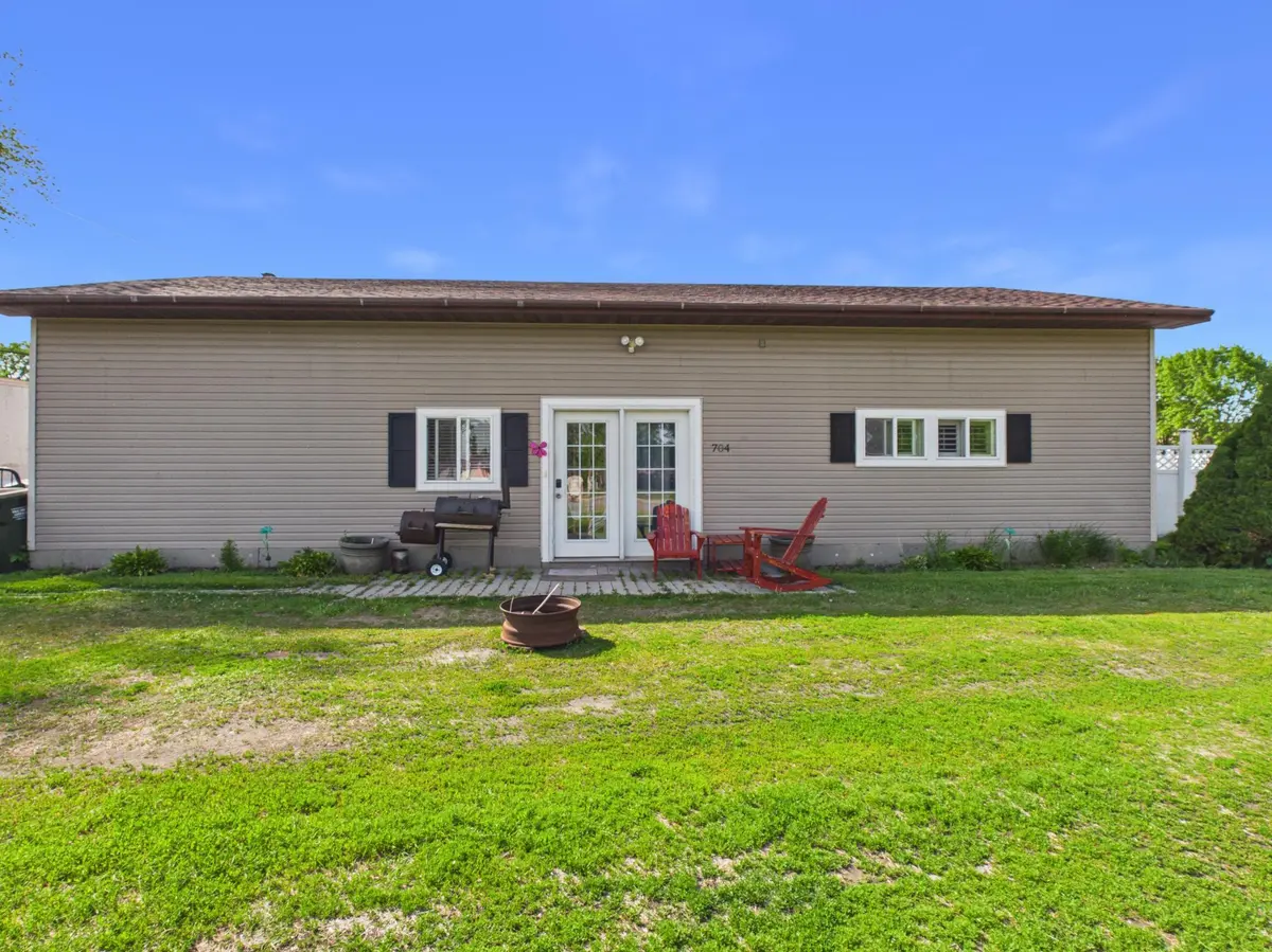 704 Getty ST S, Sauk Centre, MN 56378