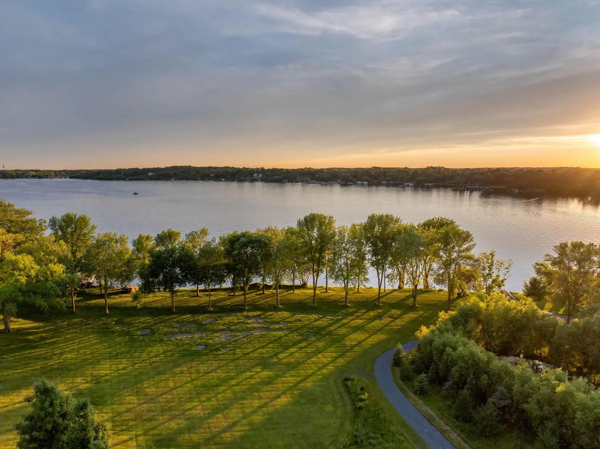 1365 Bracketts Point RD, Wayzata, MN 55391