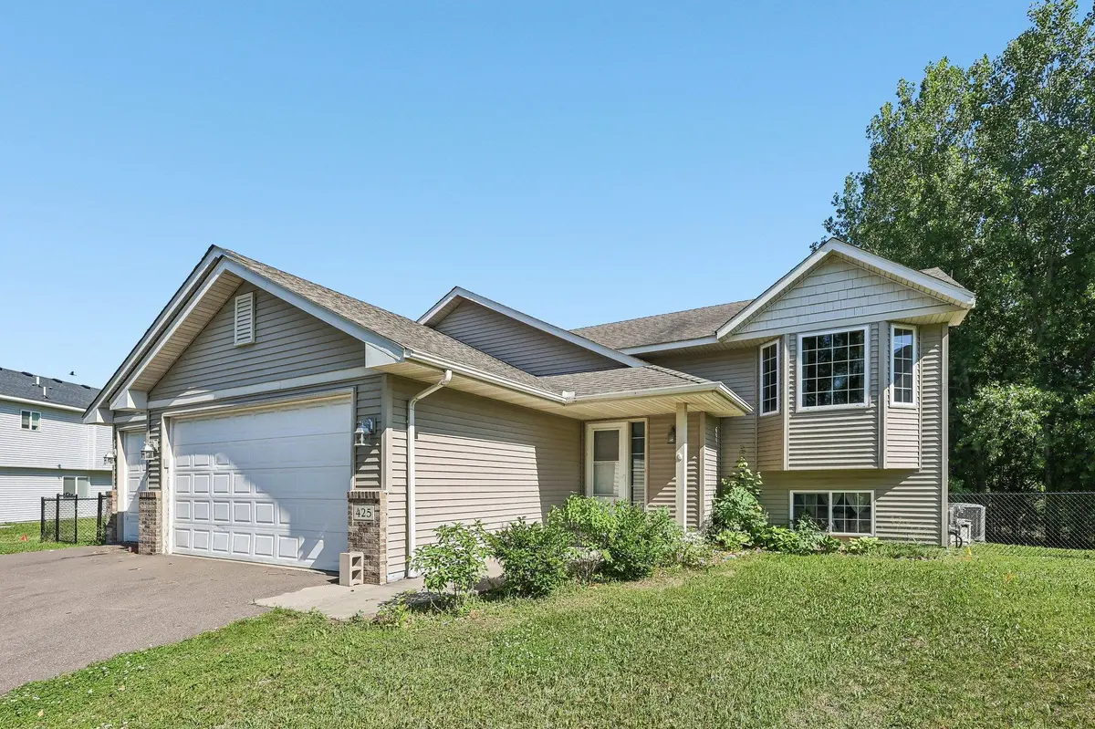 425 66th ST SW, Waverly, MN 55390