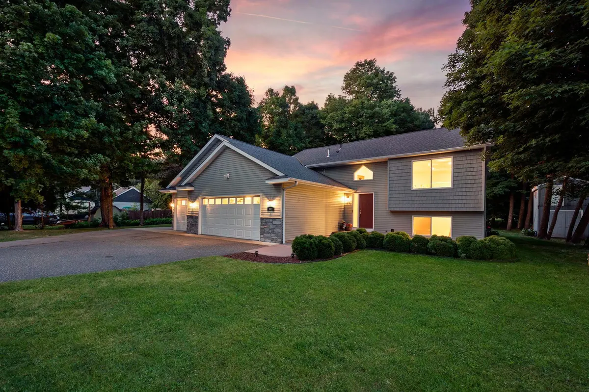 842 Colby ST, Taylors Falls, MN 55084