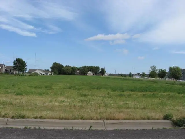 1412 Elsie DR, Glencoe, MN 55336