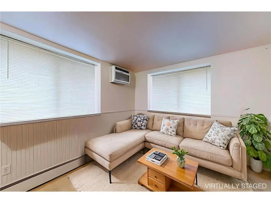 1913 Emerson AVE #1, Minneapolis, MN 55408