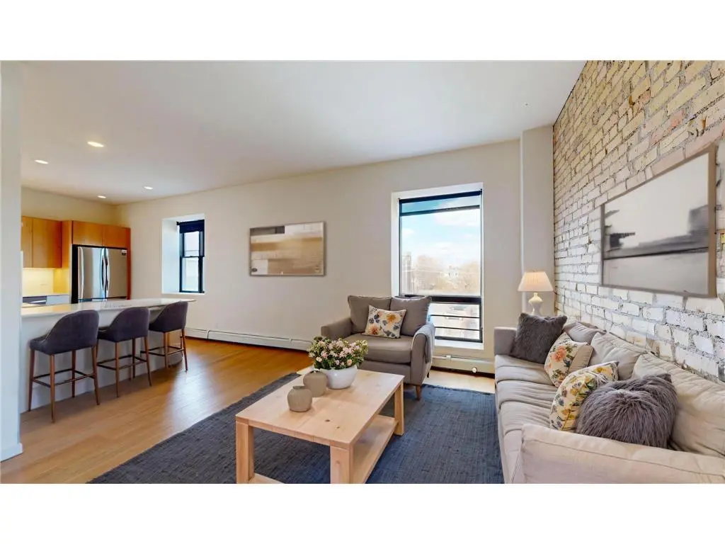 2109 Blaisdell AVE #404, Minneapolis, MN 55404