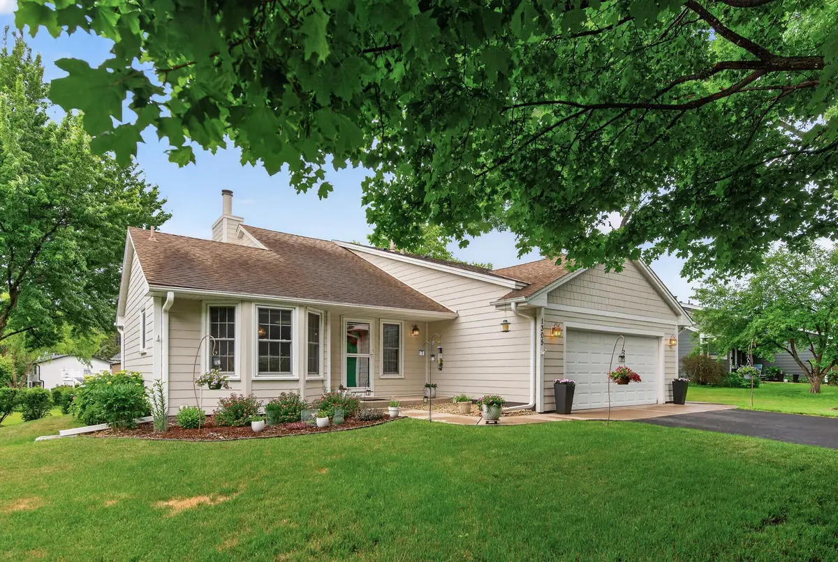 1305 Keller LN, Burnsville, MN 55306