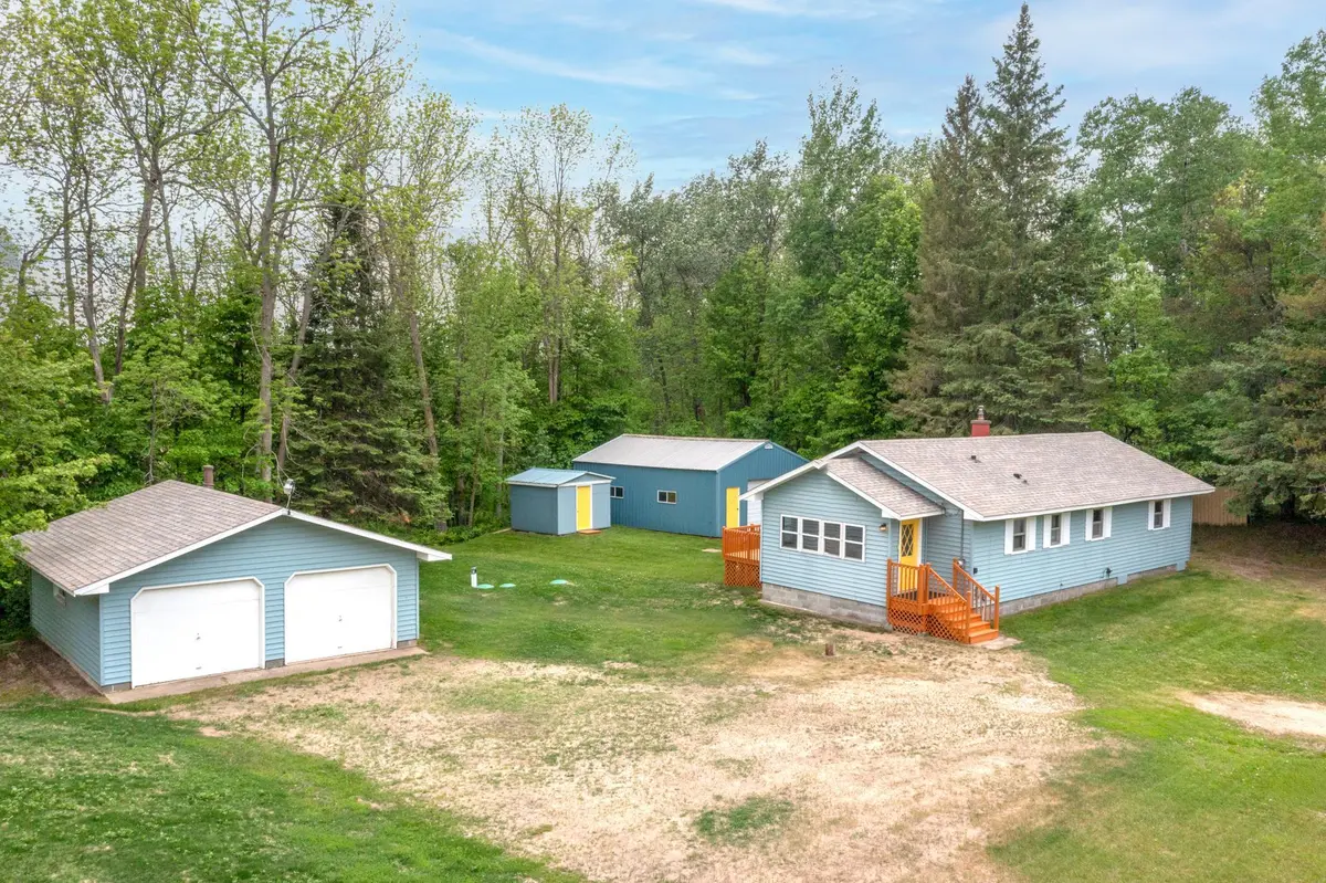 28457 Splithand RD, Grand Rapids, MN 55744