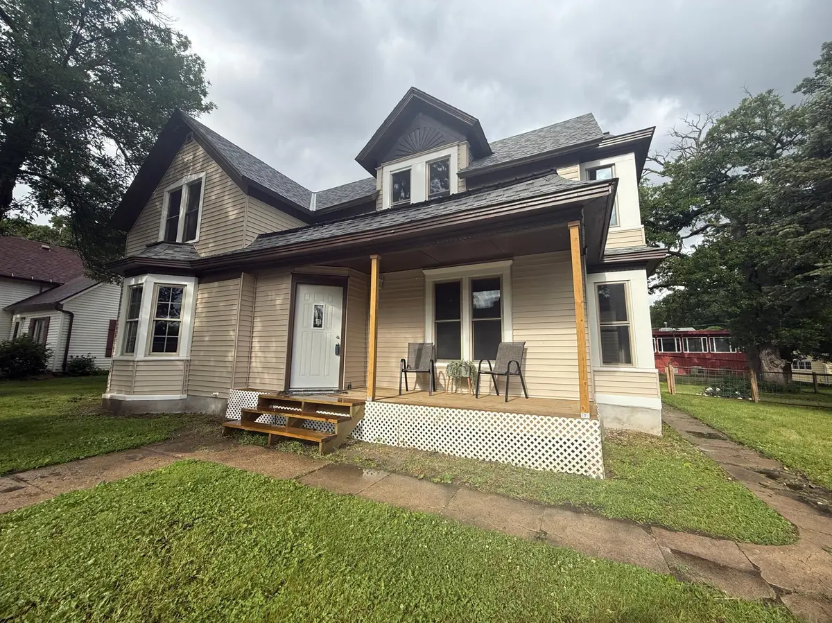 212 N Murphy ST, Lake Crystal, MN 56055