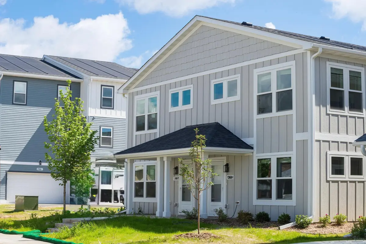 1354 Winthrop ST N #1, Saint Paul, MN 55119