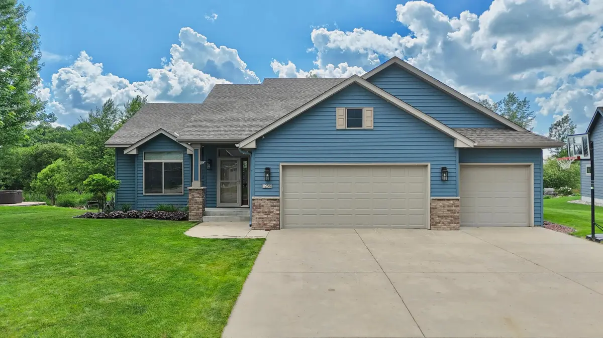 1256 Osauka RD NE, Sauk Rapids, MN 56379