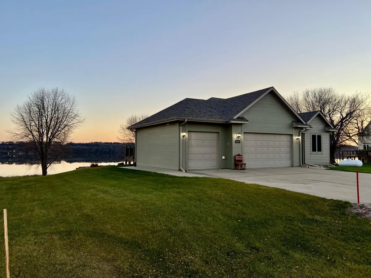 83987 Ridge Creek Dr, Clinton, MN 56278